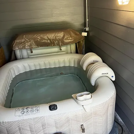 Casa de Férias Cosy Maison 3 Jardin, Parking Prive Et Jacuzzi