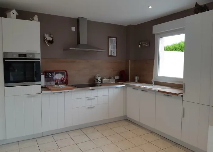 Holiday home Cosy Maison 3 Jardin, Parking Prive Et Jacuzzi